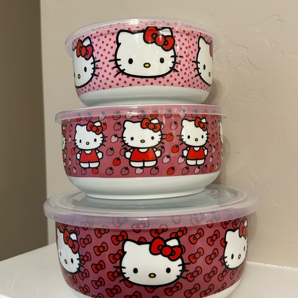Hello Kitty Ceramic Bowl Set with Vented lid Tupperware - Picture 4 of 7